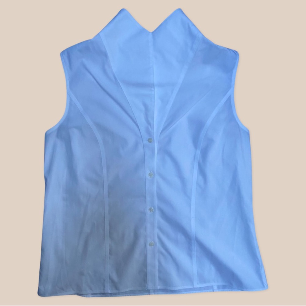 Jones New York Button Down Sleeveless Blouse in White w High collar